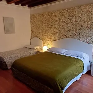 Apartament La Bella - Entire Private, Wenecja