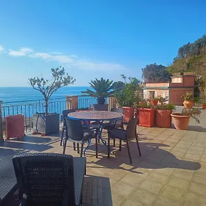 loblo.hotelitalianriviera.com/